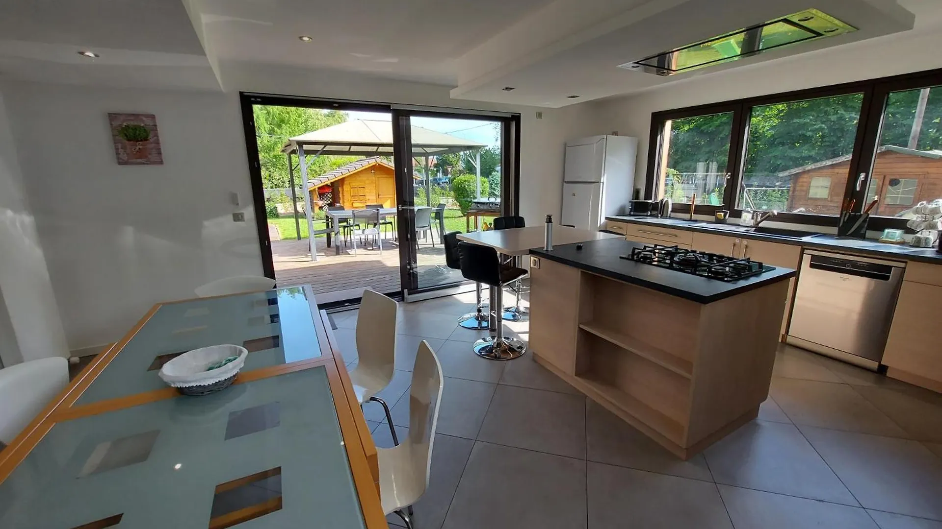 A 200 Metres Du Lac D'Annecy, Spacieux Appartement 3 Chambres Avec Terrasse Et Jardin Sévrier