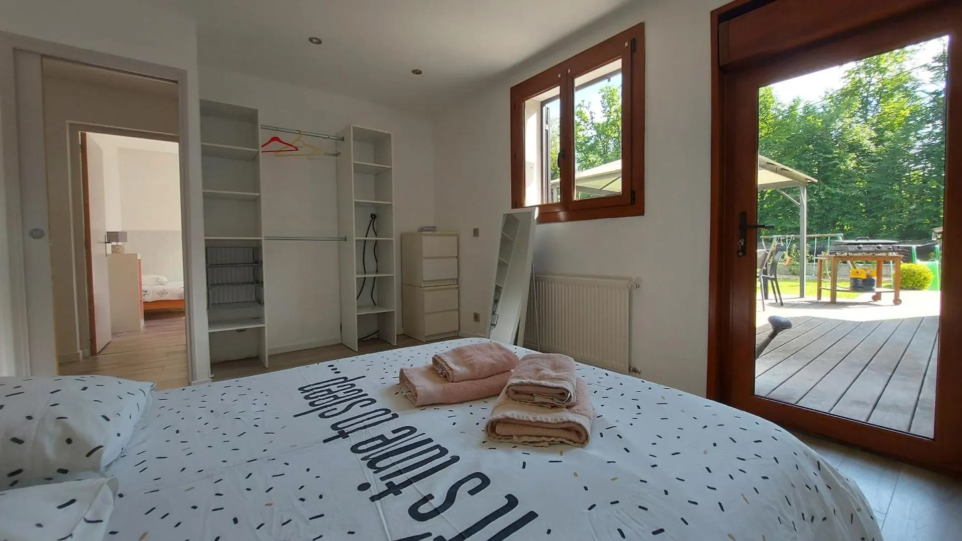 A 200 Metres Du Lac D'Annecy, Spacieux Appartement 3 Chambres Avec Terrasse Et Jardin Sévrier