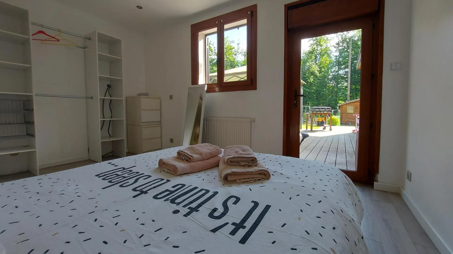 A 200 Metres Du Lac D'Annecy, Spacieux Appartement 3 Chambres Avec Terrasse Et Jardin Sévrier Apartman